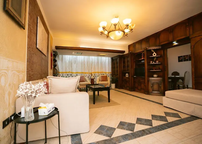 Art-Deco Inspired 2Bdr Apt 10Min From Cai Airport