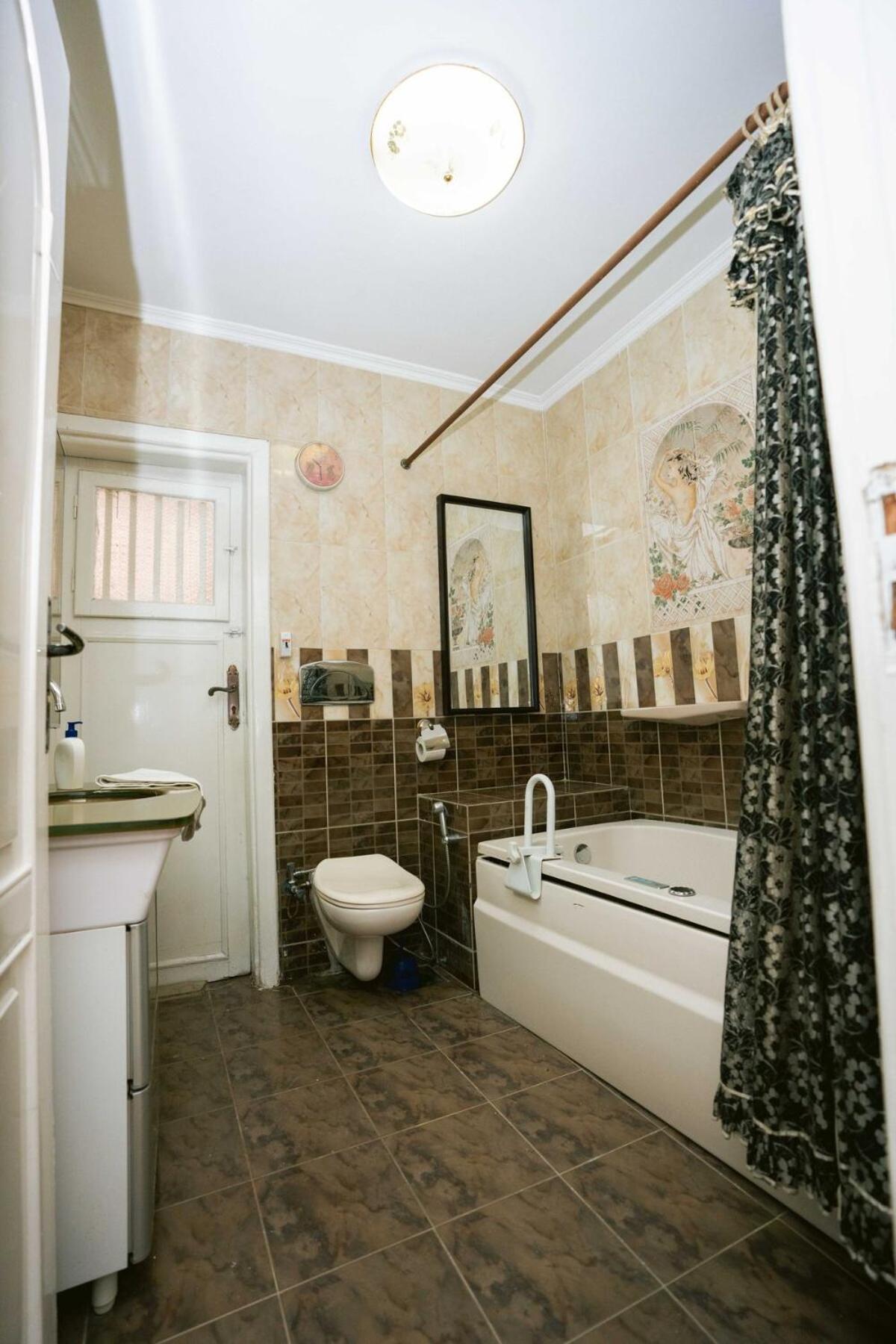 Art-deco Inspired 2bdr 10min From Cai Airport Apartment *