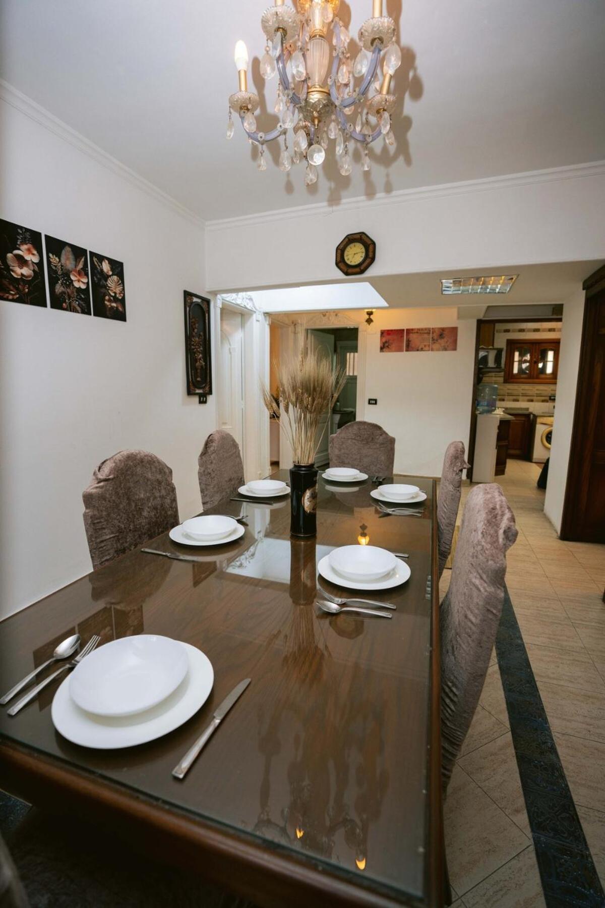 Art-deco Inspired 2bdr 10min From Cai Airport * Cairo