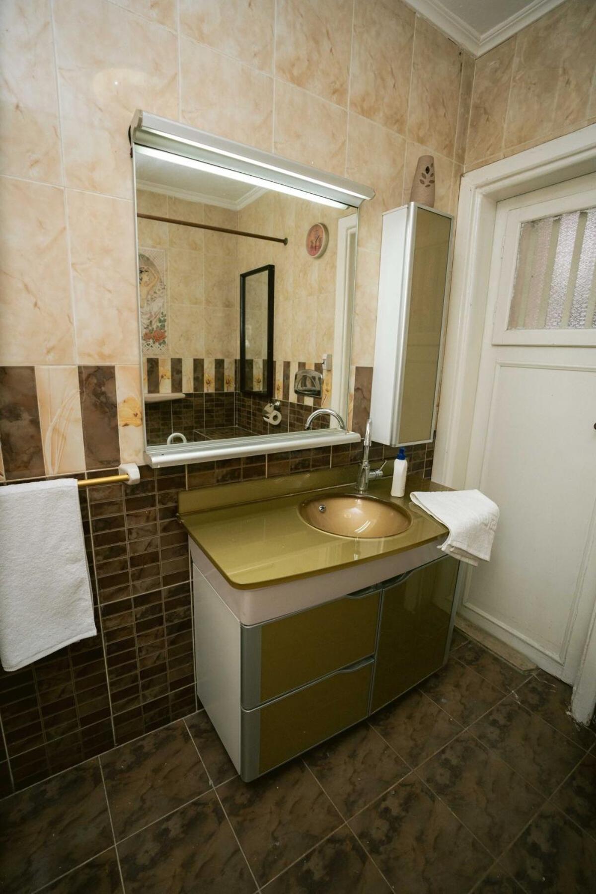 Art-deco Inspired 2bdr 10min From Cai Airport Apartment *