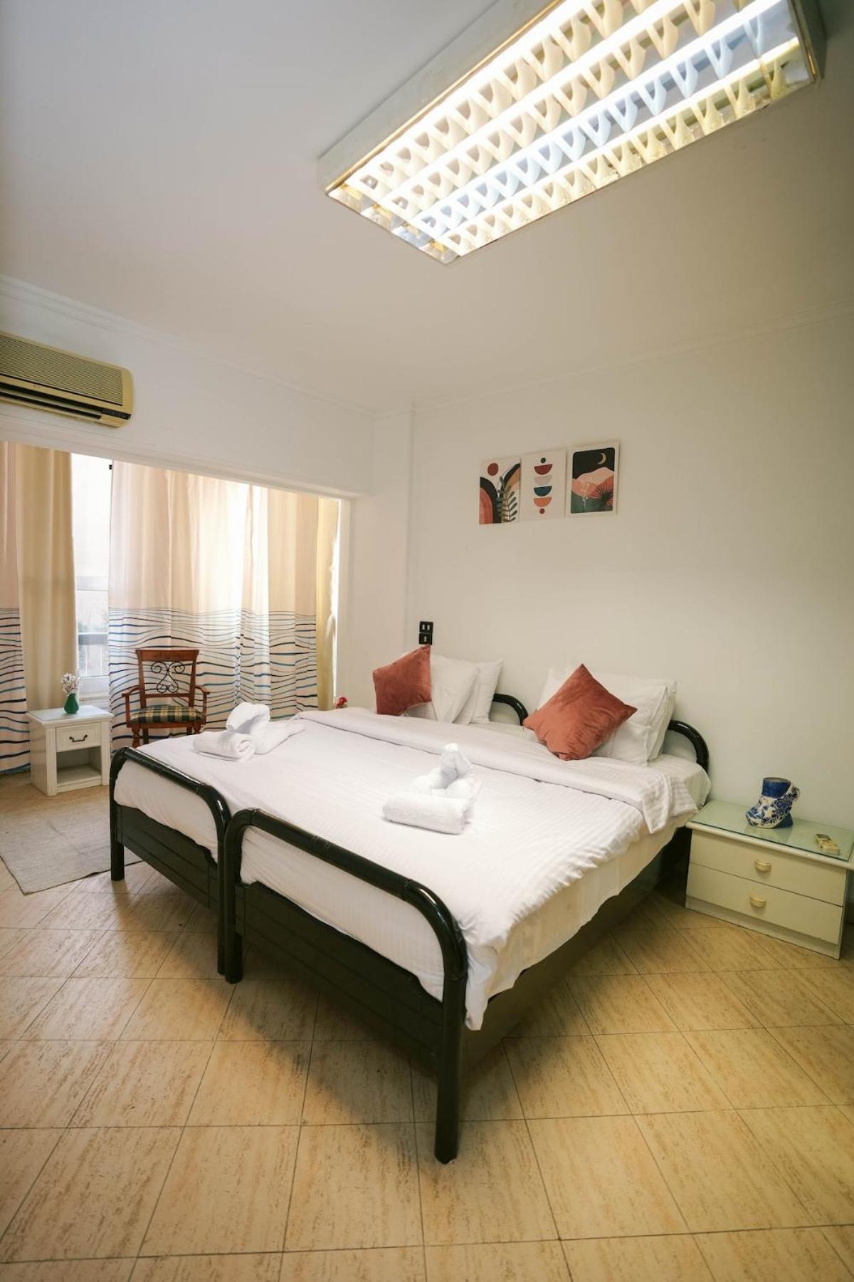 Art-deco Inspired 2bdr 10min From Cai Airport * Cairo