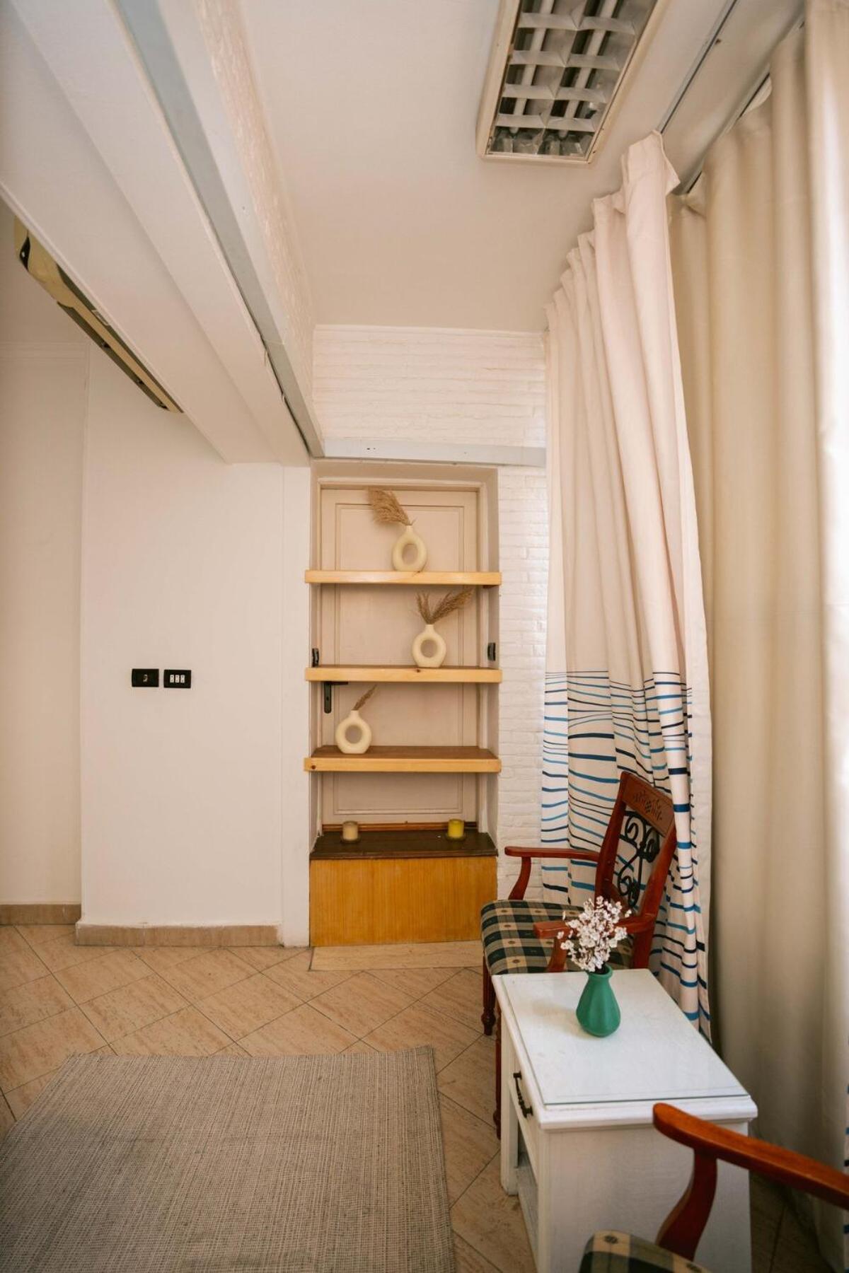 Art-deco Inspired 2bdr 10min From Cai Airport Apartment *