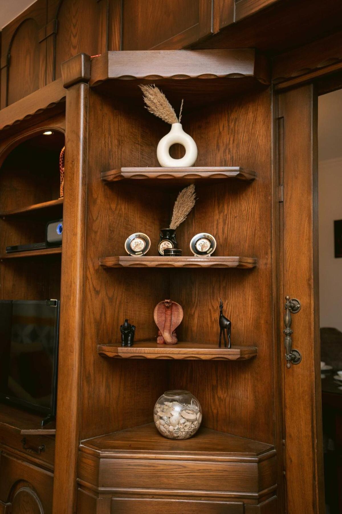 Apartment Art-deco Inspired 2bdr 10min From Cai Airport Cairo