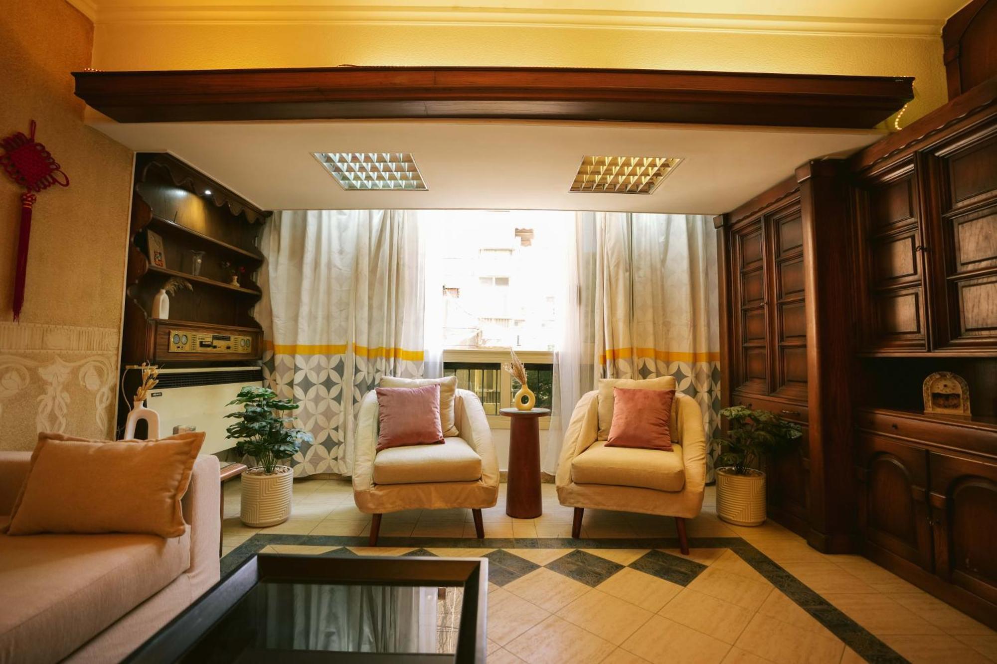 Art-deco Inspired 2bdr 10min From Cai Airport * Cairo