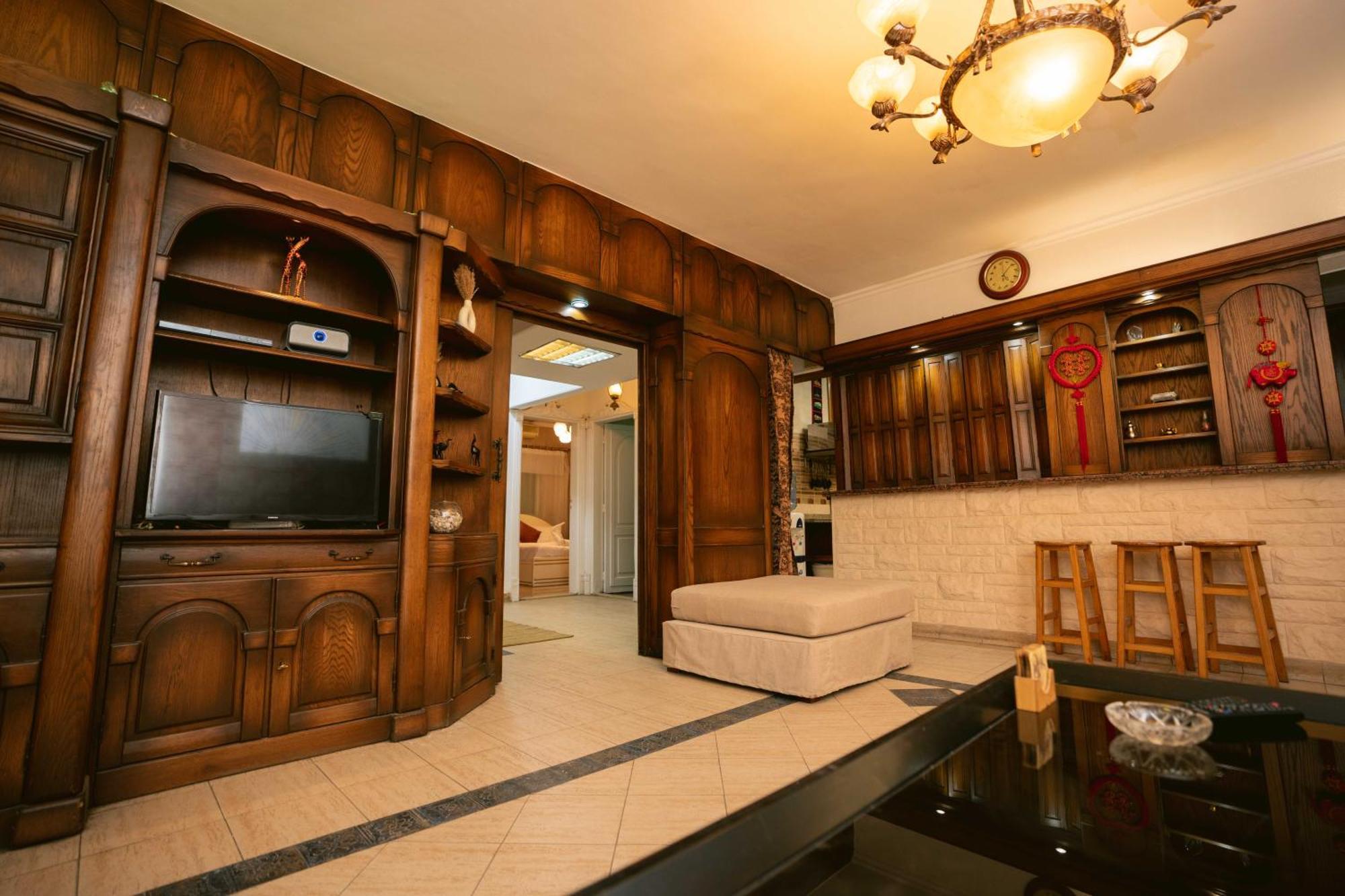 Art-deco Inspired 2bdr 10min From Cai Airport *