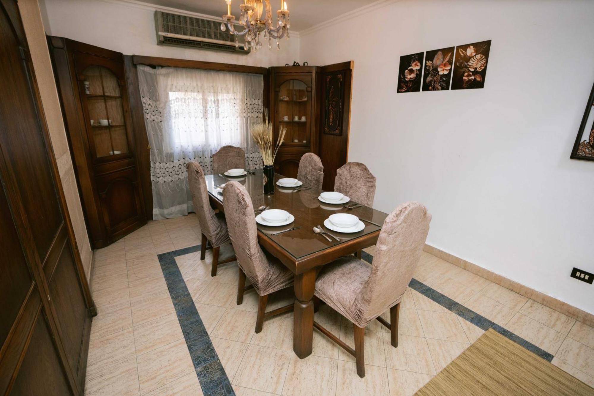 Apartment Art-deco Inspired 2bdr 10min From Cai Airport Cairo
